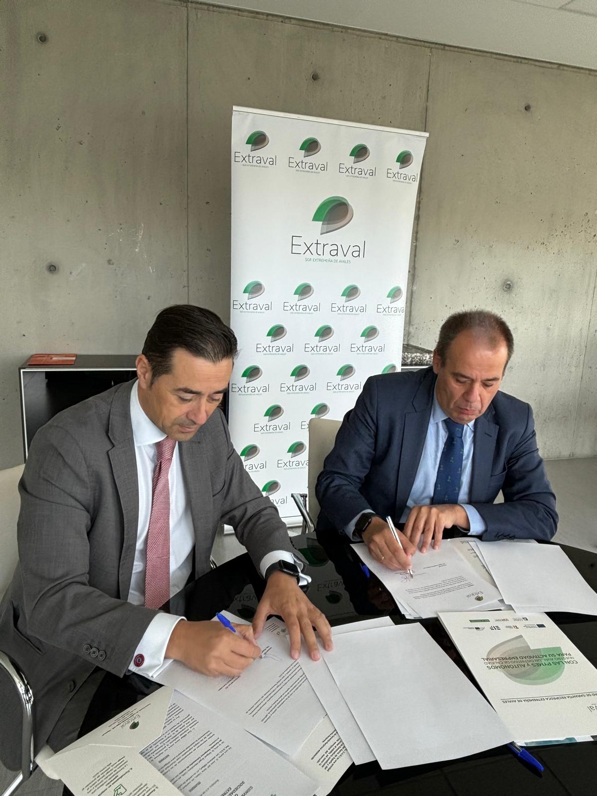 Caja Rural del Sur y Extraval firman un Convenio con el objetivo de impulsar la colaboración entre ambas entidades