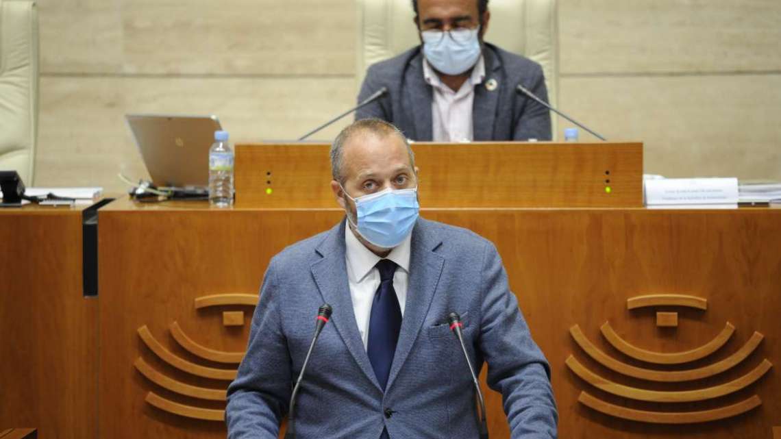 Rafael España subraya que el comercio actúa como elemento vertebrador y dinamizador de la actividad social, económica y cultural de Extremadura