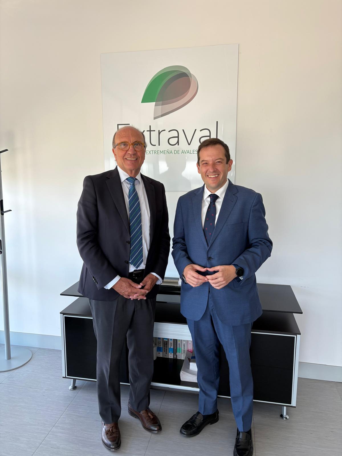 EXTRAVAL SGR recibe al director General de BANCA PUEYO